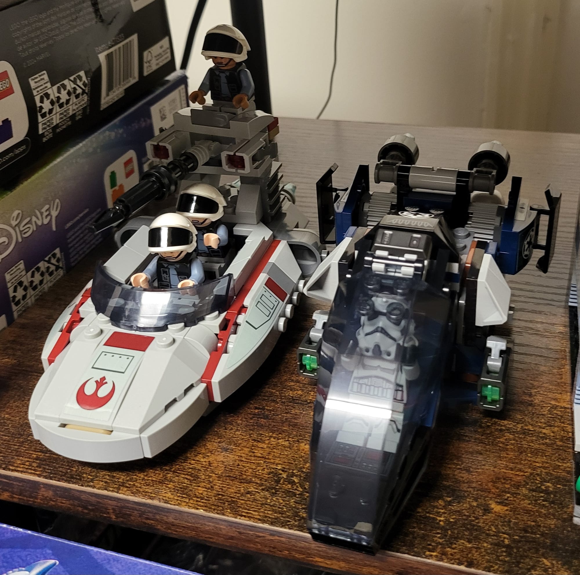 🚀 Bricks, Blasters & Banter: My Chaotic Voyage with LEGO Star Wars 40755